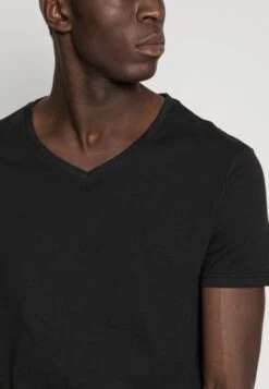 Pier One5 PACK - T-shirt - Bas - White/blue/black -Pier One Försäljning 04339dc8a41b4f87892bcf5988fa14bc