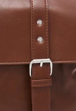 Pier OneAxelremsväska - Brown -Pier One Försäljning 13681cf0e15d4e7a880bcd49346bf5a1