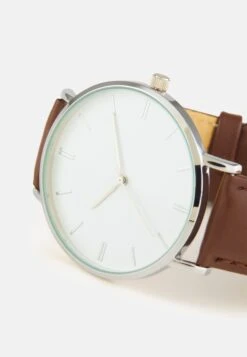 Pier OneUNISEX - Klocka - Brown 8 Pier OneUNISEX - Klocka - Brown -Pier One Försäljning 4f1c6bbcacda485eb81e287421339e84