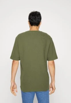 Pier OneT-shirt - Bas - Olive -Pier One Försäljning 65ccf289de134aeea9fa2e41e2b7c35a