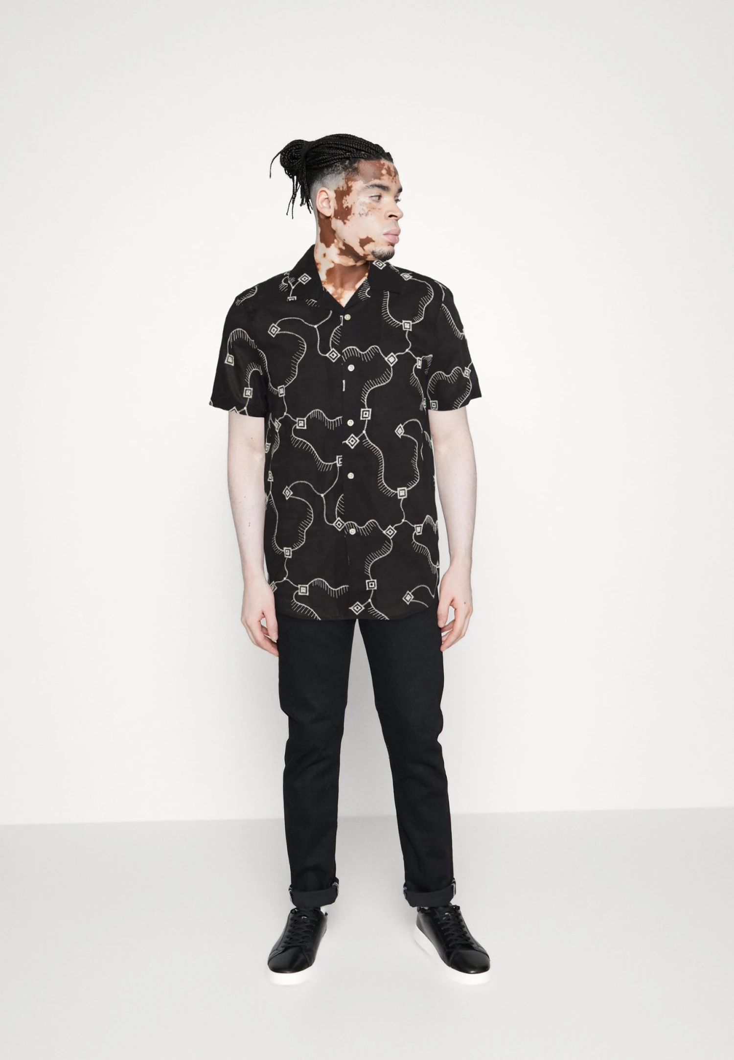 Pier OneEMBROIDERED LINES SHIRT - Skjorta - Black 4 Pier OneEMBROIDERED LINES SHIRT - Skjorta - Black - Bild 2