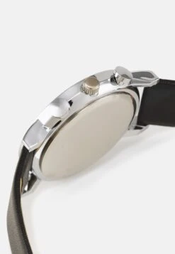 Pier OneSET - Klocka - Black -Pier One Försäljning 8b85f94e4c5a43a89680fa66df3bc7c7