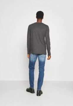 Pier One2 PACK - Långärmad Tröja - Dark Grey/black 10 Pier One2 PACK - Långärmad Tröja - Dark Grey/black -Pier One Försäljning a601e52fa7974b079f93b858d4b782ec