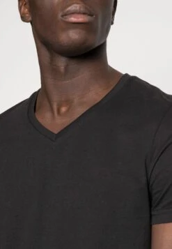 Pier One3 PACK - T-shirt - Bas - Black -Pier One Försäljning df7c9f951f5c42309db997b3240fc1e8