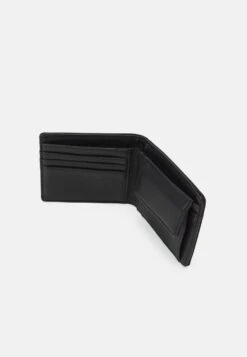 Pier OnePlånbok - Black 8 Pier OnePlånbok - Black -Pier One Försäljning e7885d8972f943d8b4c5ec29dc6e4f00