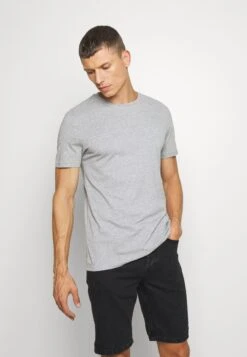 Pier One7 PACK - T-shirt - Bas - White/blue/green -Pier One Försäljning eda6b13a6c134a3f80a2d698b4ee4ee0