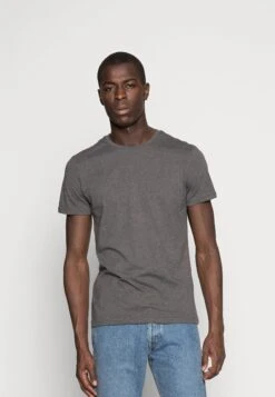 Pier One3 PACK - T-shirt - Bas - Black/grey/green -Pier One Försäljning ee89d58fc61140e19ce307b0b3b5e4cf