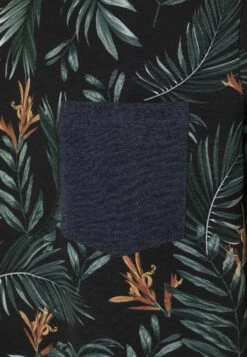 Pier One2 PACK - T-shirt Med Print - White/multi-coloured 15 Pier One2 PACK - T-shirt Med Print - White/multi-coloured -Pier One Försäljning f60a19bf04324eb98fa6e9c69f399f60