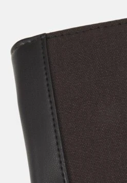 Pier OnePlånbok - Black -Pier One Försäljning f69ce714c77542f983324f2456779ecc