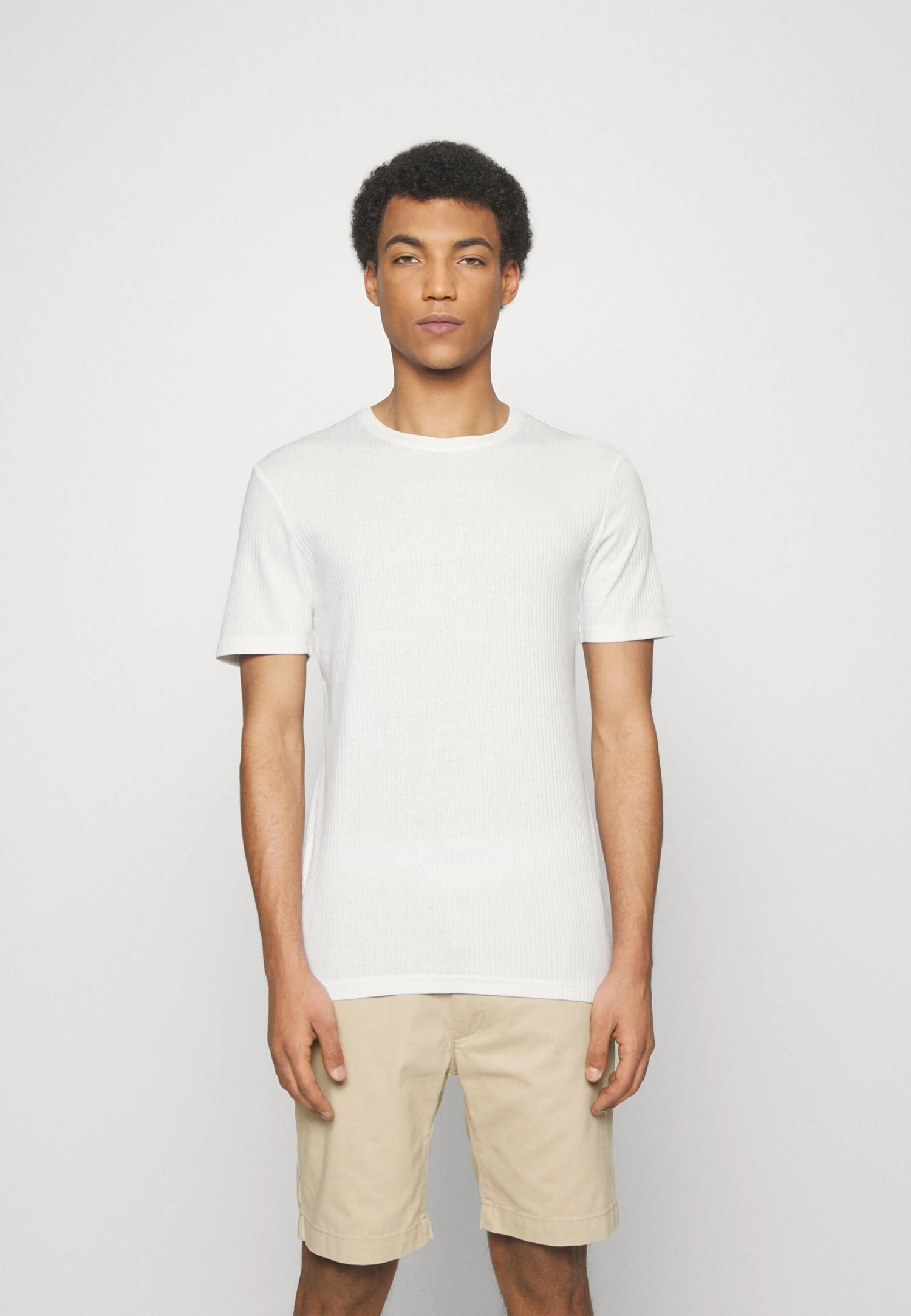 Pier OneSLIM FIT RIBBED T-SHIRT 2 PACK - T-shirt - Bas - White/black 4 Pier OneSLIM FIT RIBBED T-SHIRT 2 PACK - T-shirt - Bas - White/black - Bild 2